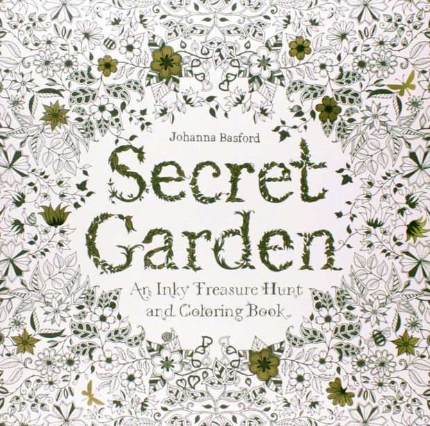 Skrivnostni vrt: Johanna Basford Najbolje prodajana knjiga v spletni knjigarni amazon je bila Secret garden: An Inky Tresure Hunt and …