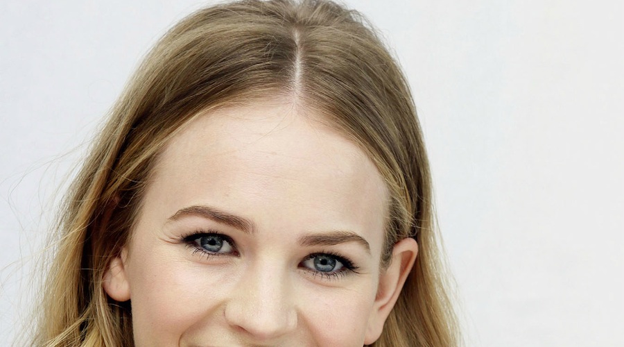 Britt Robertson je navdušena nad Julijo Roberts. (foto: Profimedia)