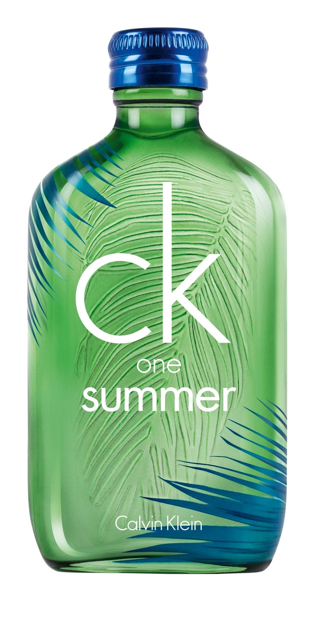 1. Eksotična dišava CK One Summer svežega vonja limete in limone sočno guavo ter hladnim pridihom cedre popelje na poletno …