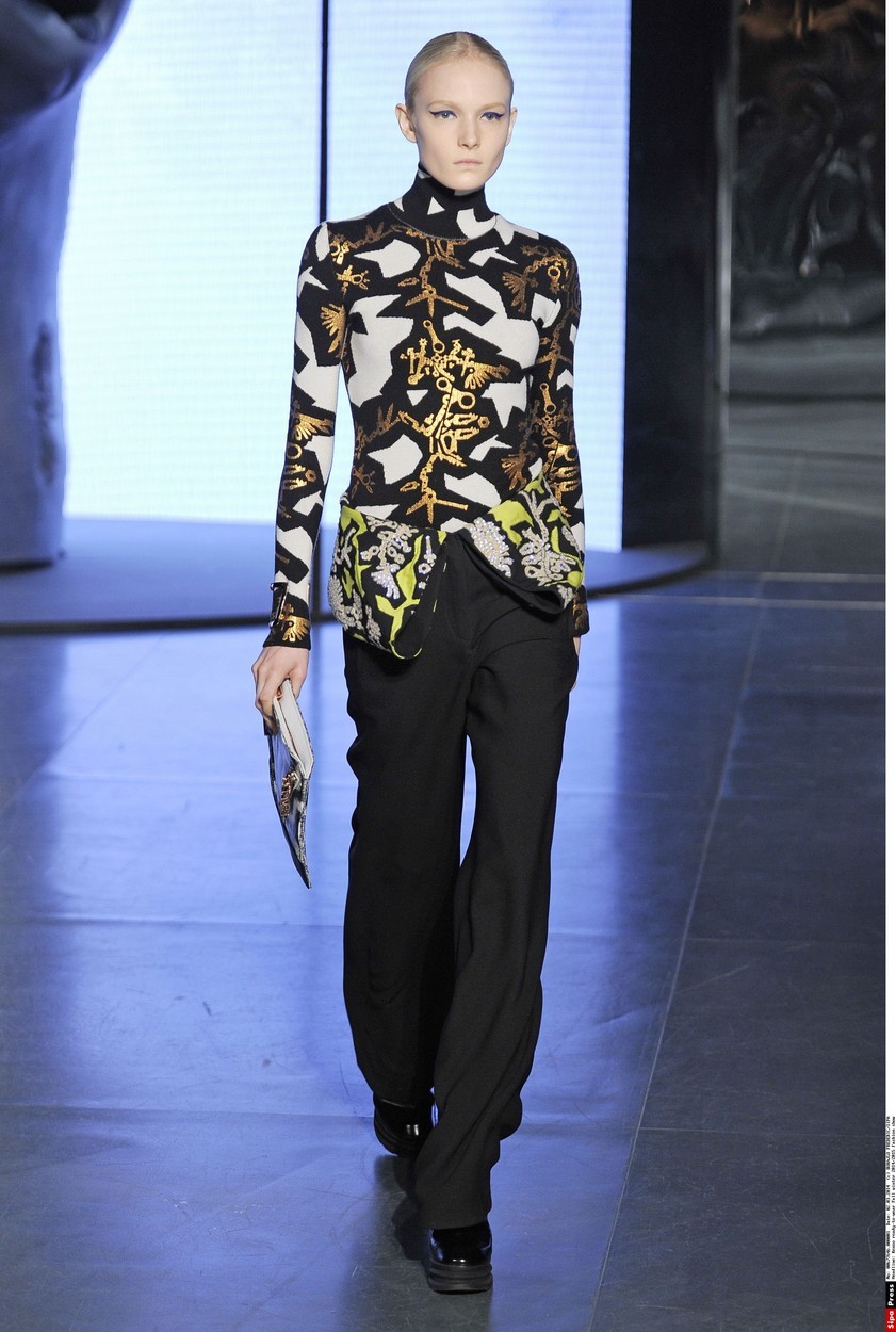 2014: David Lynch + Kenzo Sceno za jesensko kampanjo in modno revijo si je zamislil režiser Lynch: »Želel sem, da …
