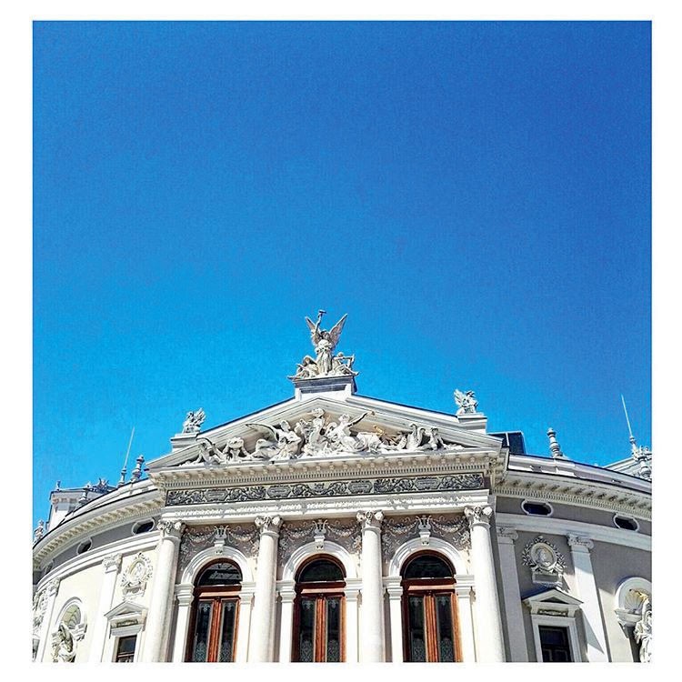 Ljubljanska opera in balet trenutno še počiva, mi pa komaj čakamo, da začnejo novo sezono.