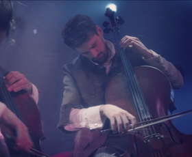 VIDEO: Morate videti nov videospot 2Cellos za skladbo Show must go on!