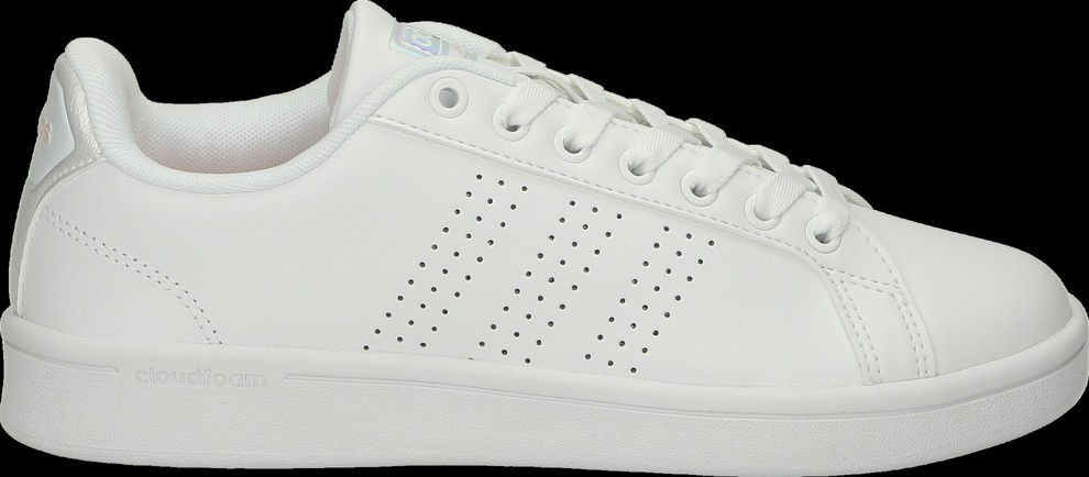 Superge adidas, 79,99 € Preberite še: "Obleka, hit poletja" (zapis modne urednice) TUKAJ -> http://bit.ly/2uIinSp