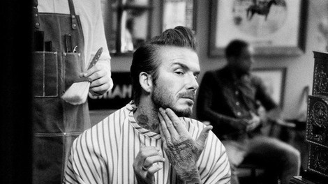 David Beckham je predstavil svojo lepotno linijo in mi se ne moremo nagledati fotografij! (#zaljubljene)