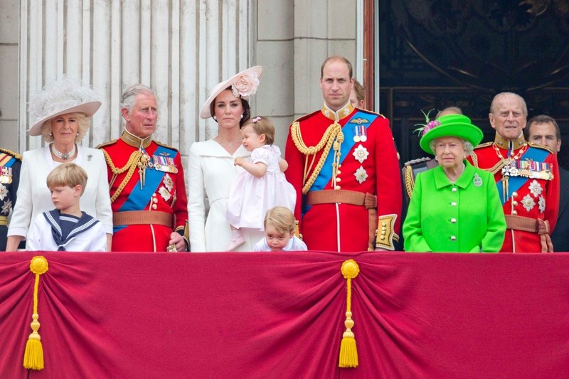 Angleška kraljeva družina ima Whatsapp skupino. Uganite, o čem teče beseda! (foto: profimedia)