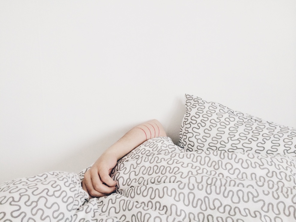 IKEA je predstavila rešitev za pare, ki si kradejo odejo! (foto: ELizabeth Lies / Unsplash)