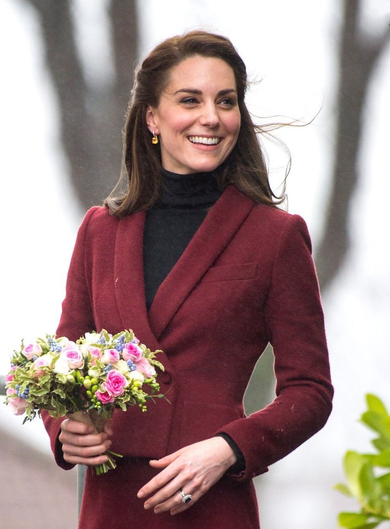 Ste opazili, da Kate Middleton nikoli ne sleče plašča v javnosti? TO je odgovor, zakaj! (foto: profimedia)