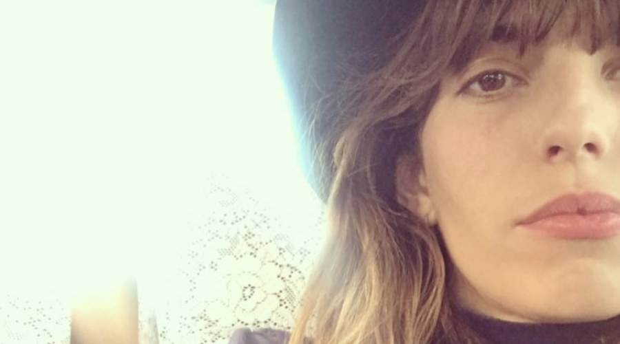 Če ne veste, kako nositi puli, lahko poskusite ... (foto: Instagram.com / @ loudoillon)