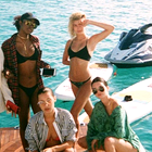 FOTO: Bella Hadid in Kendall Jenner na rajskih počitnicah nista imeli zavor!