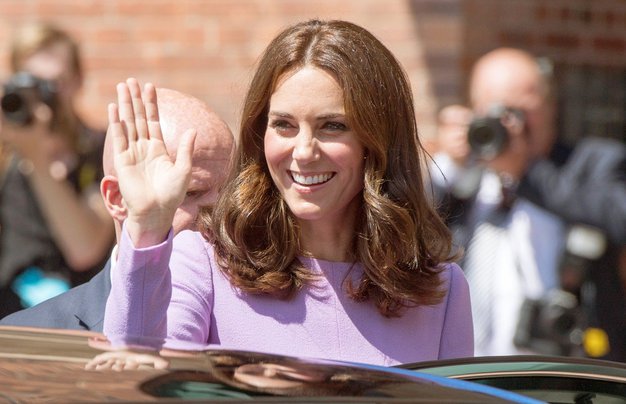 TO naj bi bil trik, ki Kate Middleton cel dan pomaga ostati v petkah! - Foto: Profimedia