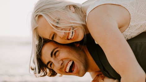 5 najboljših nasvetov za srečno zvezo (po mnenju izkušenih terapevtov za pare)