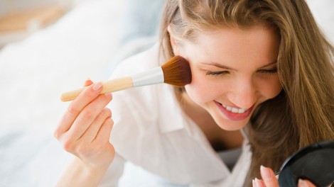 3 make-up triki, ki vas bodo v trenutku pomladili!