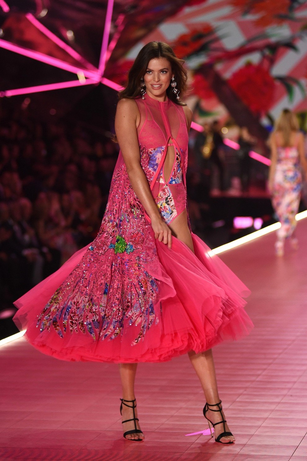 Top stajlingi z modne revije Victoria's Secret, ki vam bodo vzeli dih!