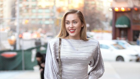 Miley Cyrus je navdih za modno kombiniranje tokrat našla pri Kate Middleton