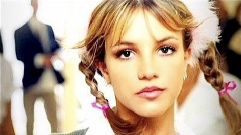 20 let albuma Britney Spears: Se spomnite vseh stajlingov iz videospota ... Baby One More Time?