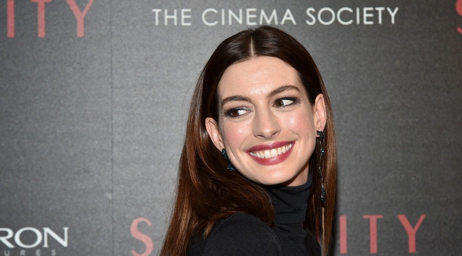 To je krilo, s katerim nas je očarala Anne Hathaway! (foto: Profimedia)