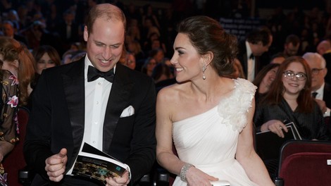 Nagrade BAFTA: Kate Middleton nas je osupnila v čudoviti beli obleki