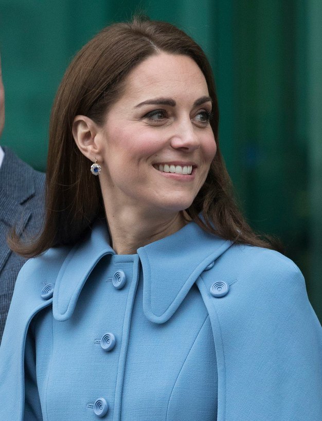Je to najlepši plašč, kar jih je do sedaj oblekla Kate Middleton? - Foto: Profimedia