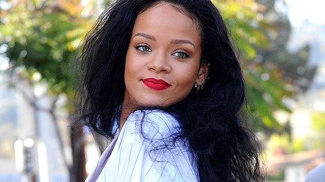 Rihanna je nosila outfit, o katerem sedaj govorijo vsi