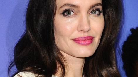 To je modni kos, ki ga neprestano nosi Angelina Jolie