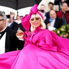 Met Gala 2019: Lady Gaga je nosila 4 obleke in internet je ponorel