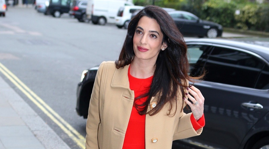 Amal Clooney nas je presenetila s temi drznimi čevlji (foto: Profimedia)