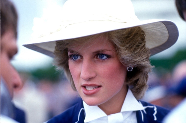 Princesa Diana bi danes praznovala 58. rojstni dan! Poglejte njene najlepše modne trenutke