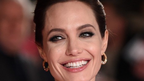 Angelina Jolie nas je v Parizu očarala s tem stajlingom