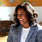 Internet je obseden s pričesko Michelle Obama! Poglejte, zakaj