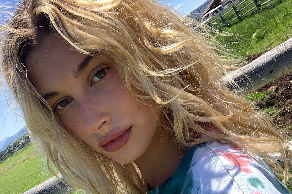 Hailey Bieber je prekršila to modno zapoved (želeli jo boste posnemati) (foto: Profimedia)