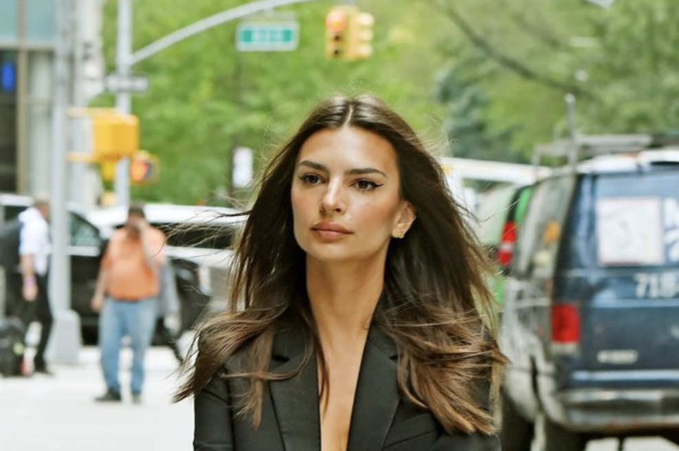 NYFW: Emily Ratajkowski je nov modni trend napovedala že prvi dan (foto: Profimedia)