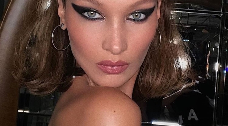 Bella Hadid je s tem stajlingom napovedala nov trend priljubljenega modnega dodatka (foto: Profimedia)