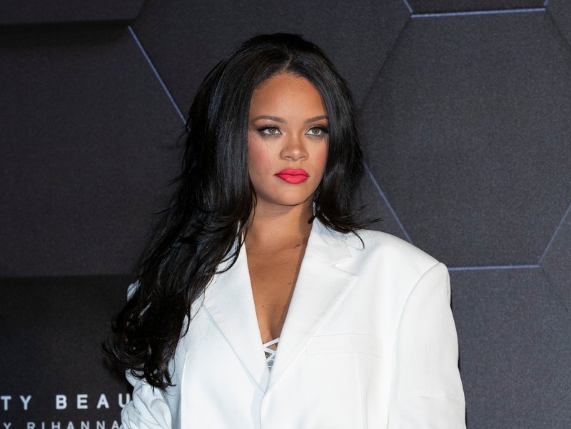 Rihanna je že napovedala, kakšno bo letošnje praznično ličenje (foto: Profimedia)