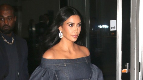Kim Kardashian je svoje lase pobarvala na živo rdečo - ne, to ni lasulja!