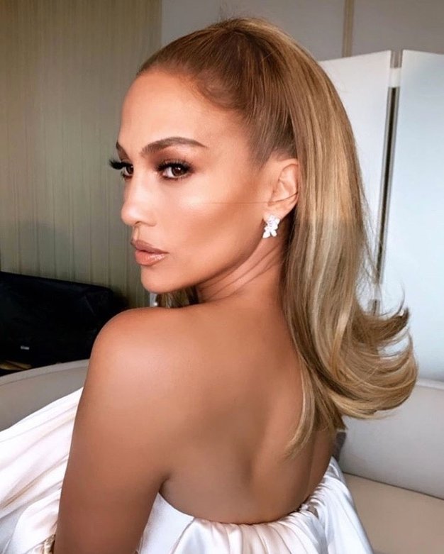 Pozabite na klasičen bob, Jennifer Lopez se je ostrigla tako - Foto: Profimedia