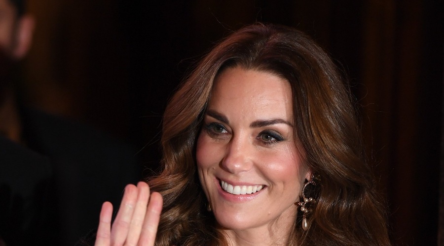 Kate Middleton je blestela v čudoviti prosojni obleki (foto: Profimedia)