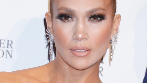 Jennifer Lopez nam je vzela dih v prelepi večerni obleki