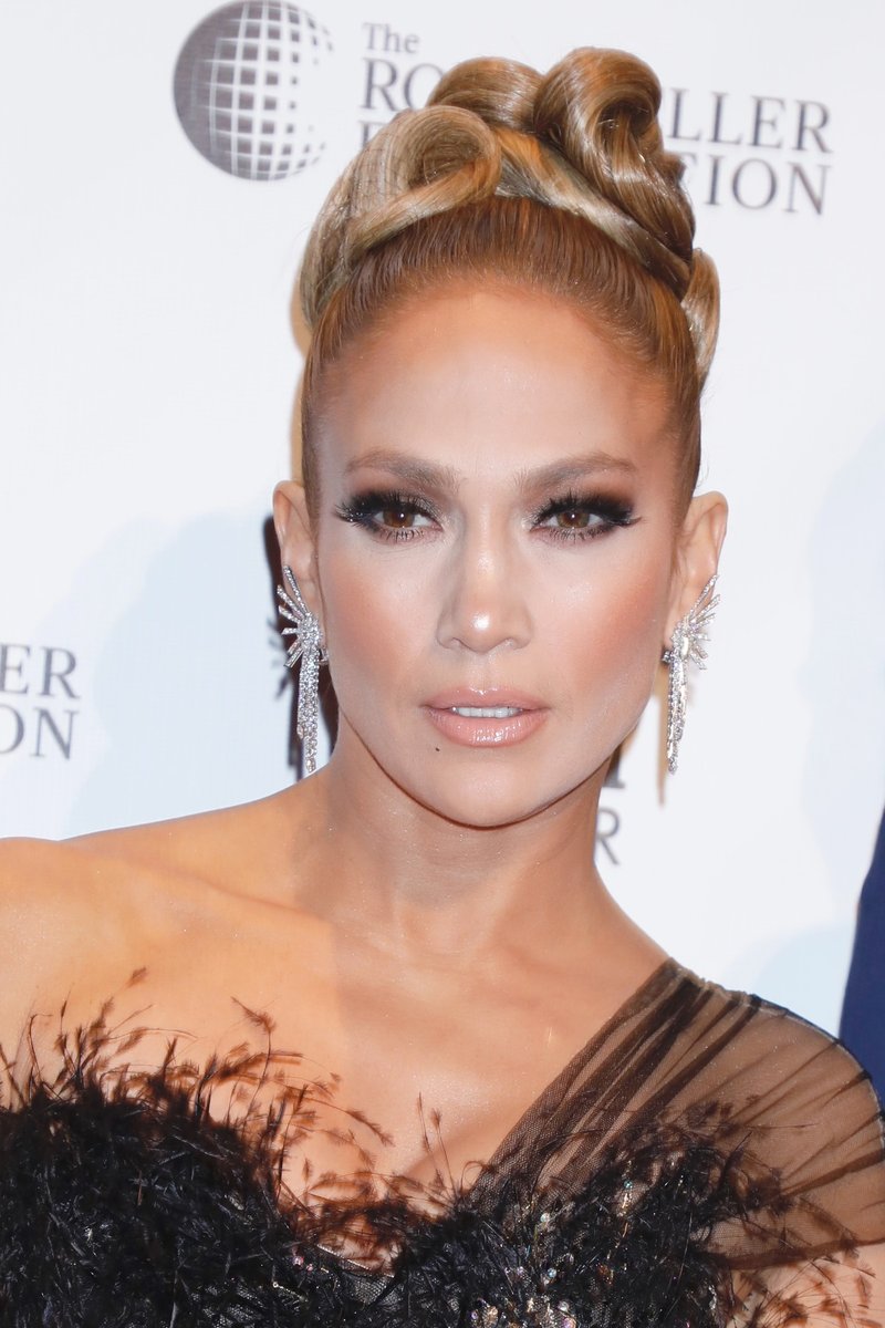 Jennifer Lopez nam je vzela dih v prelepi večerni obleki (foto: Profimedia)