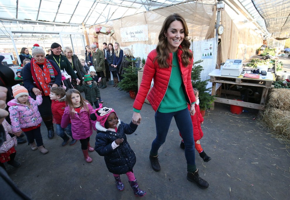 Kate Middleton je našla popoln outfit za sproščene praznike