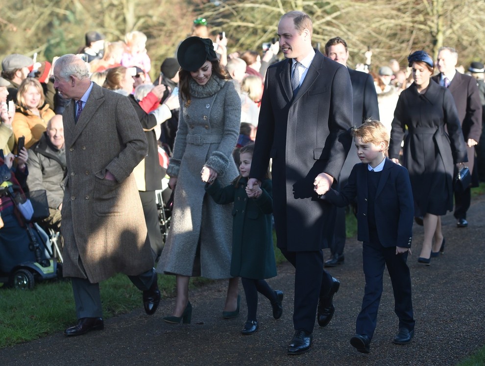 Kate Middleton nas je očarala z božičnim stajlingom