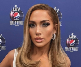 Pozabite na kožno barvo ustnic, Jennifer Lopez prisega na ta odtenek (+ najlepše šminke)