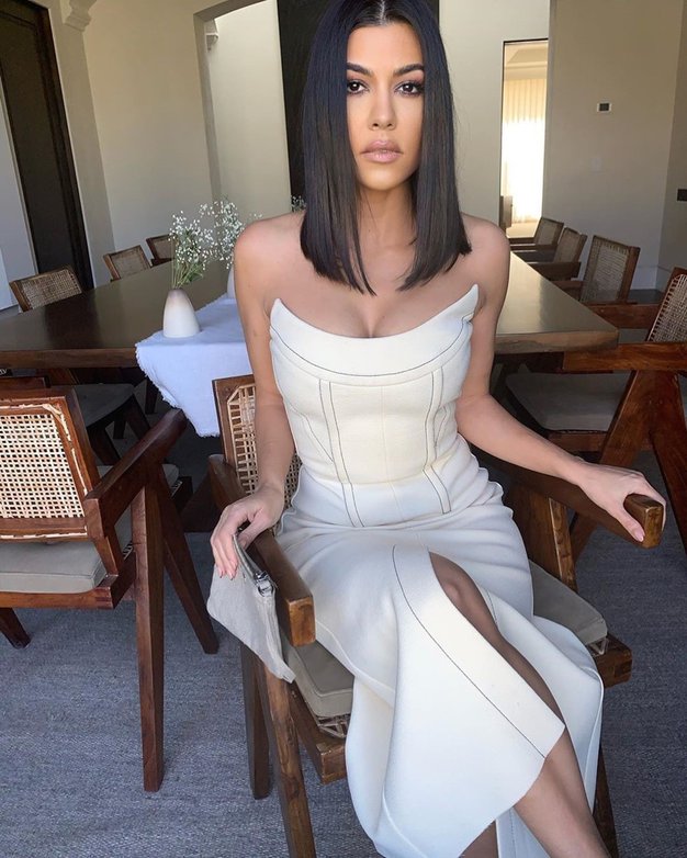 Kourtney Kardashian je nosila popolno mini obleko - Foto: Profimedia