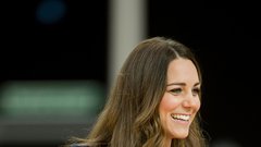 Top Kate Middleton, ki ga nosi ob vseh pomembnih naznanilih in dogodkih, skriva poseben pomen