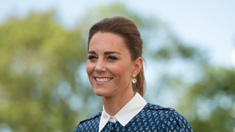 Kate Middleton prelepa v njenem najljubšem zimskem vzorcu
