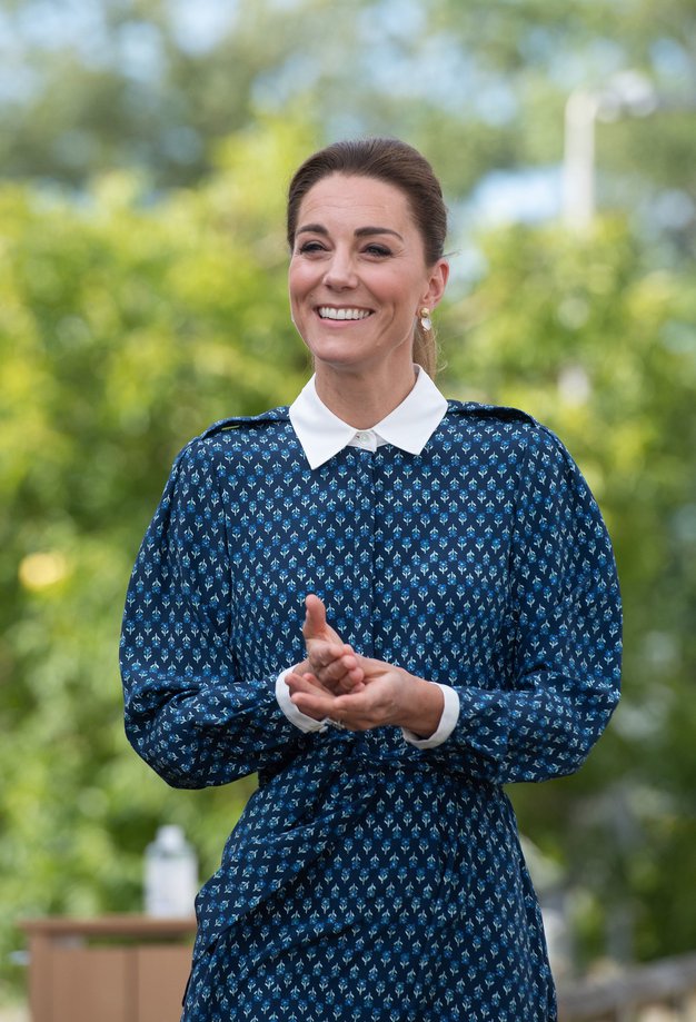Kate Middleton prisega na jesenski trend hlač, zaradi katerega boste pozabili na svoje najljubše kavbojke - Foto: Profimedia