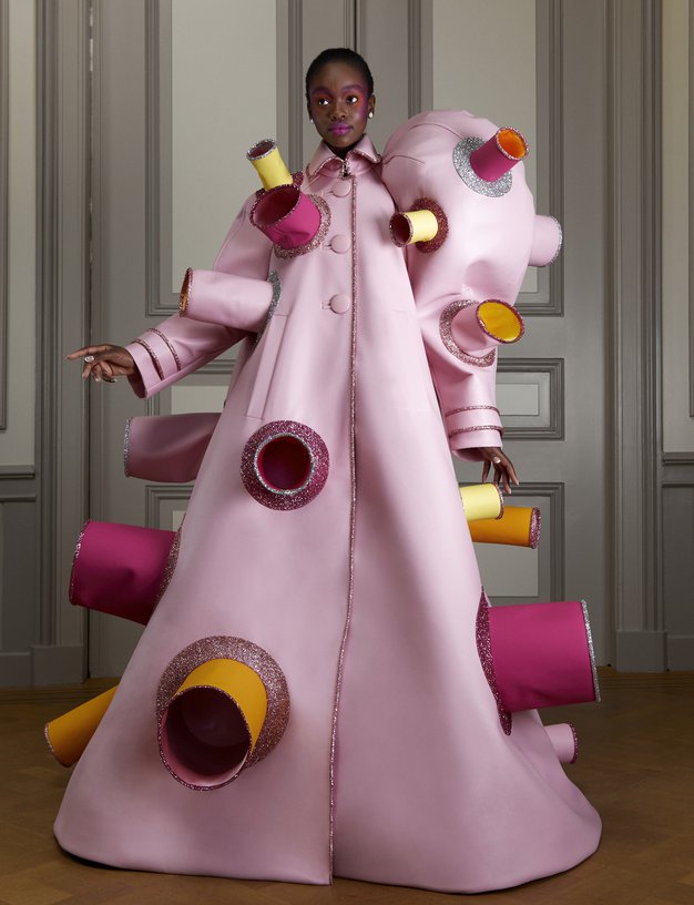 Modna hiša Viktor&Rolf navdušuje z novo kolekcijo Haute Couture s pridihom humorja - Foto: Viktor&Rolf