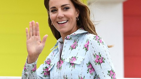 Kate Middleton je blestela v tej obleki s cvetličnim vzorcem