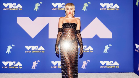 Poglejte si vse najlepše oblečene s sinočnje podelitve glasbenih nagrad VMA