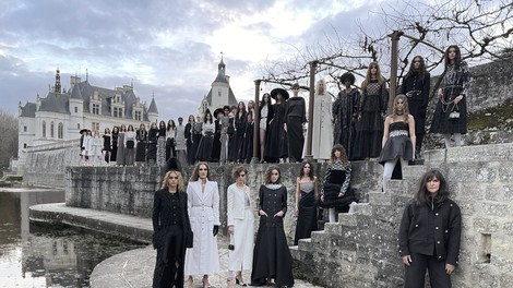 To je najbolj presenetljiv trend z modne revije Chanel Métiers d’art