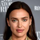 Pozabite na črne škornje, Irina Shayk letos prisega na bele